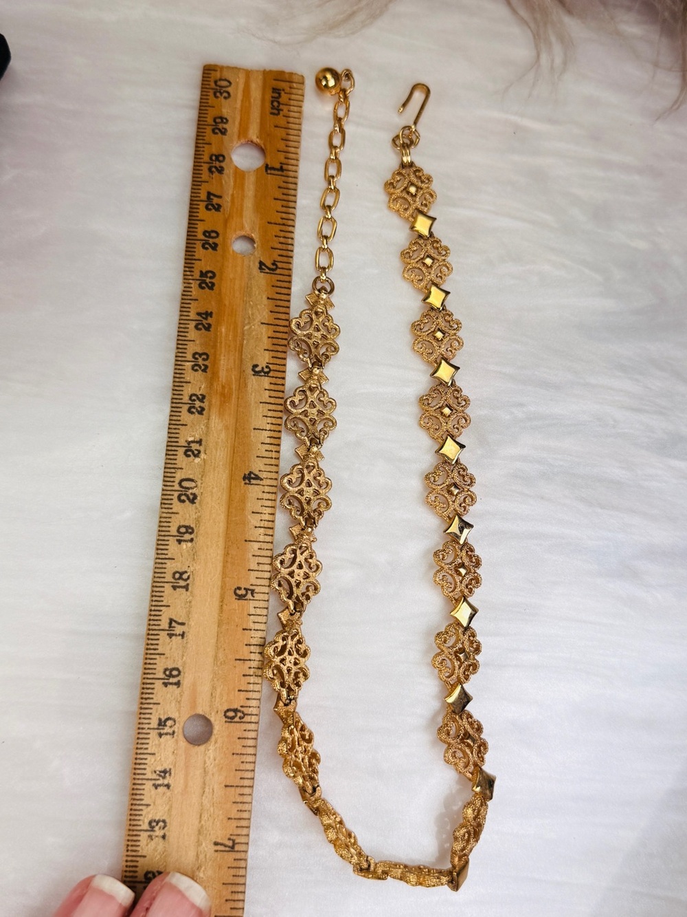 Vintage 1971 Avon Precious Pretenders Goldtone Filigree Necklace - Picture 7 of 10